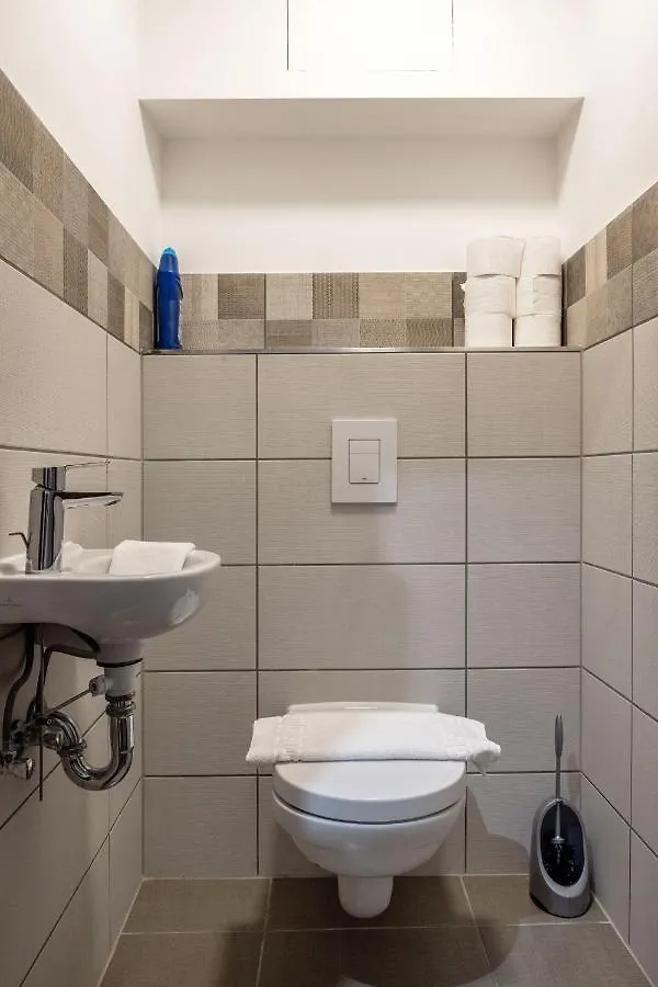 Walnut Tree Apartment Budapest 0*,